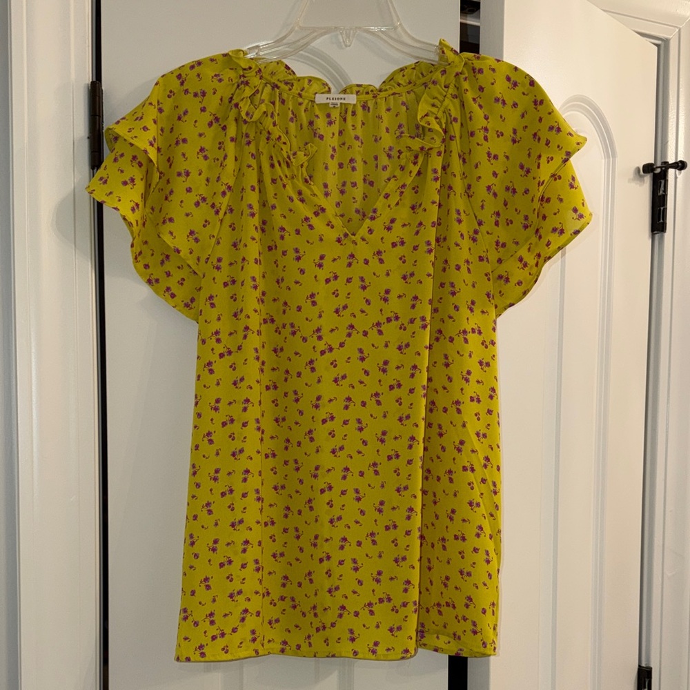 Pleione Womens Yellow and Pink Floral Top- M